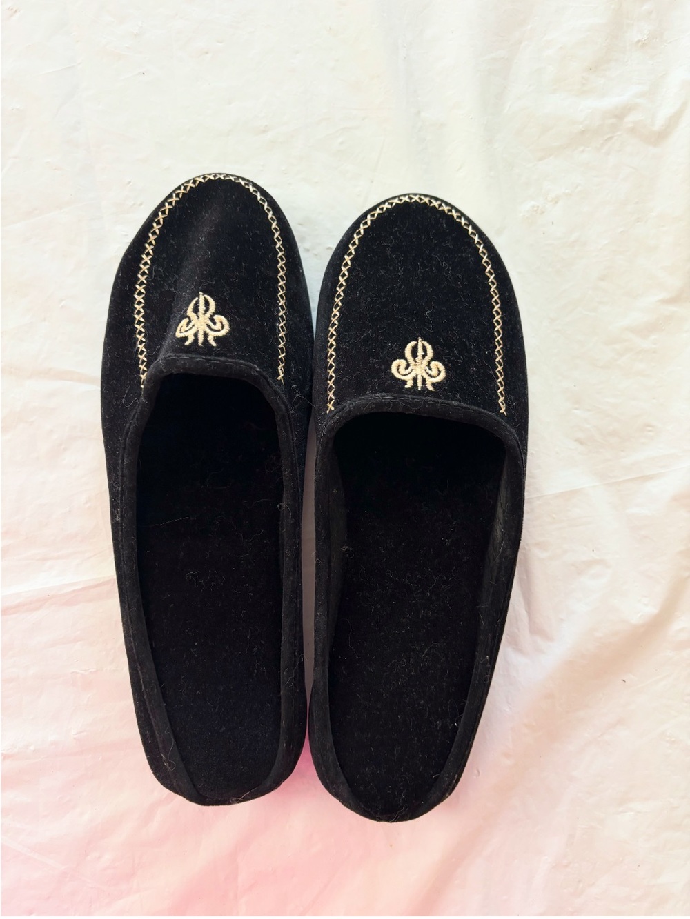 NWOT Avsa Black Velvet Slip-On Mule Slippers with Gold Stitching SZ 7.5 Euro 38 - Picture 8 of 9